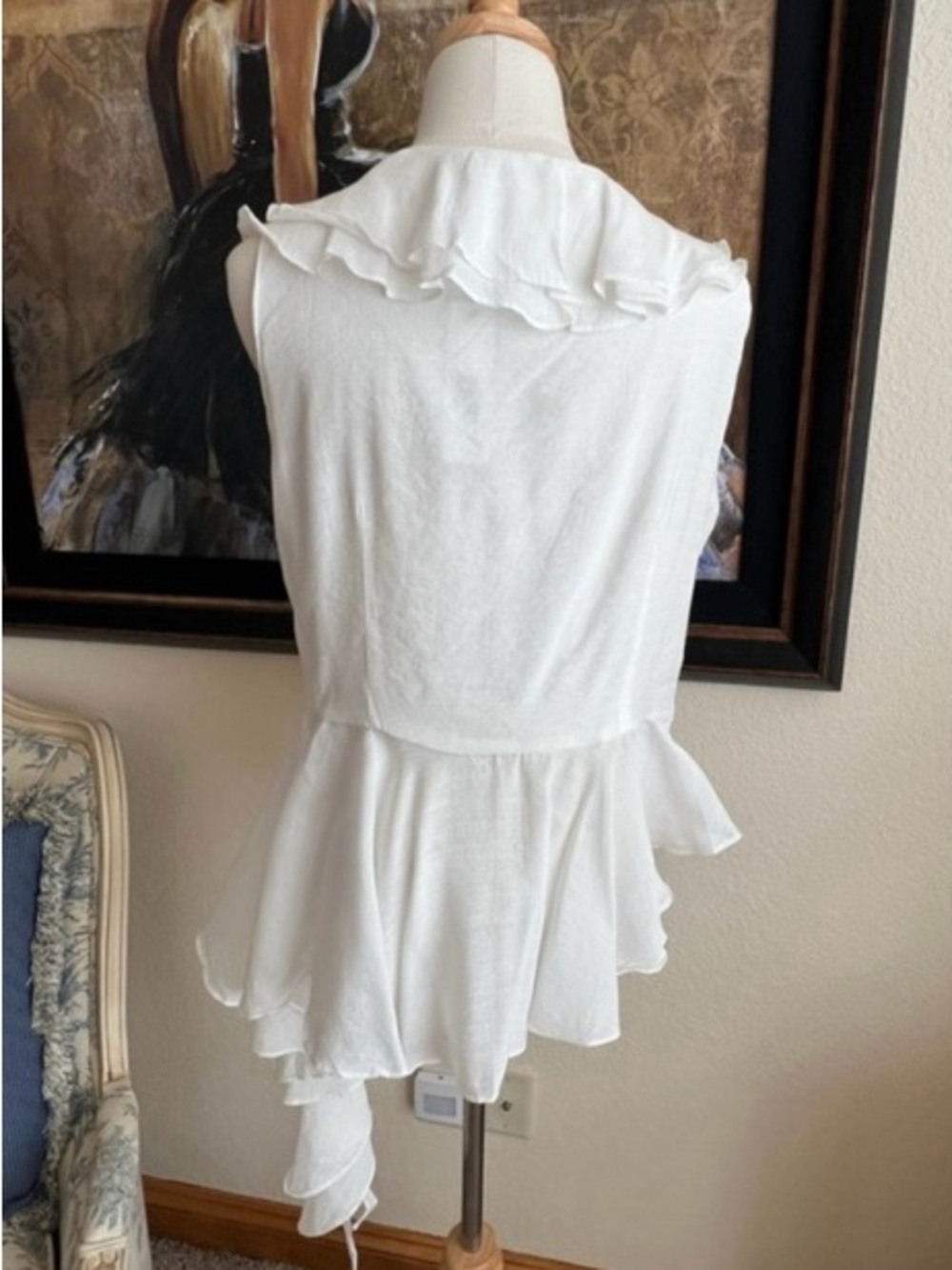New INA White Ruffle Blouse L Asymmetrical Hem - Picture 2 of 4